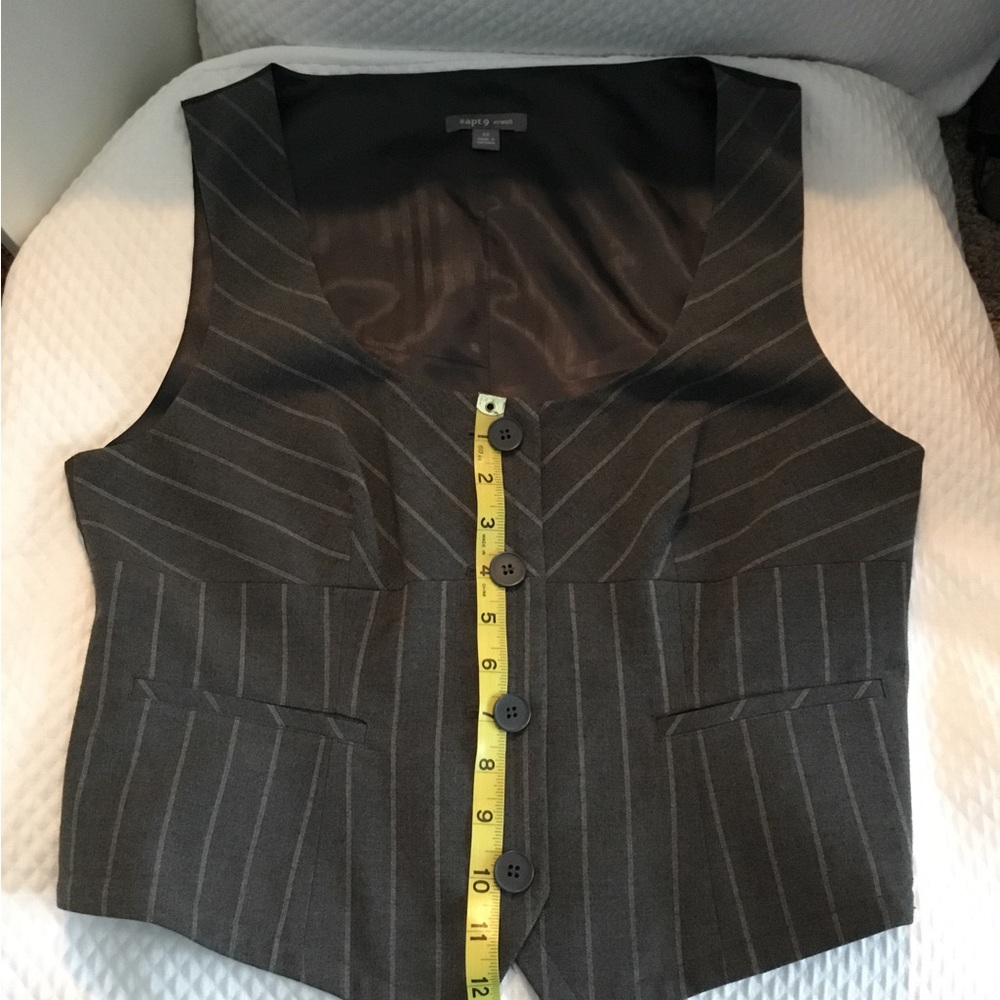 Vest - Picture 8 of 11